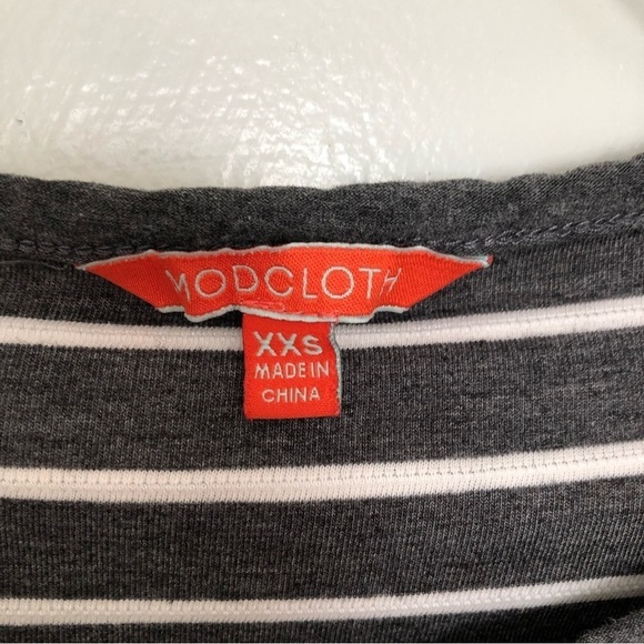 ModCloth T-Shirt Scallop Trim Stripes Grey XXS - Picture 3 of 6